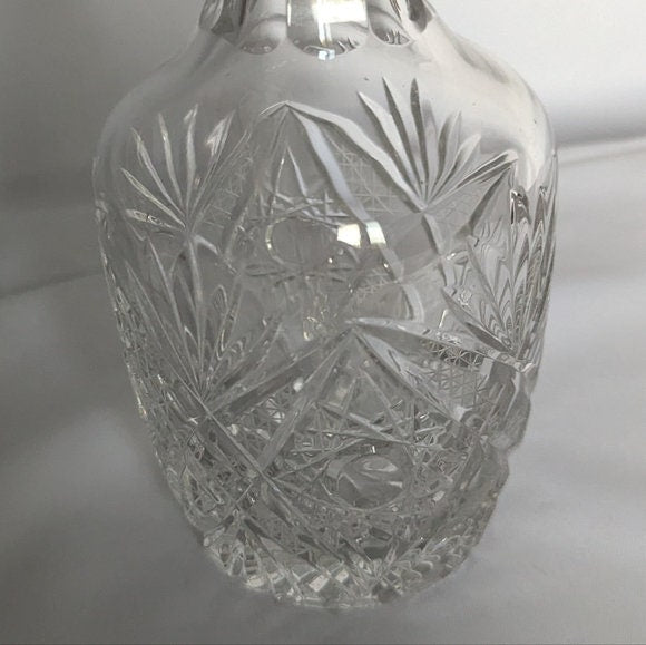 Vintage 24% Lead crystal decanter W/ Stopper. Made In USSR 2lbs 6oz. 10 5/8 Tall