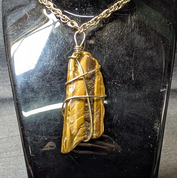 Vintage wrapped Tigers eye, 7cm, long gold tone chain